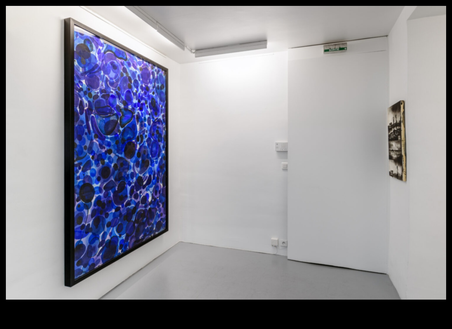 حقائق مجردة: فن التصميم الأخلاقي المعاصر