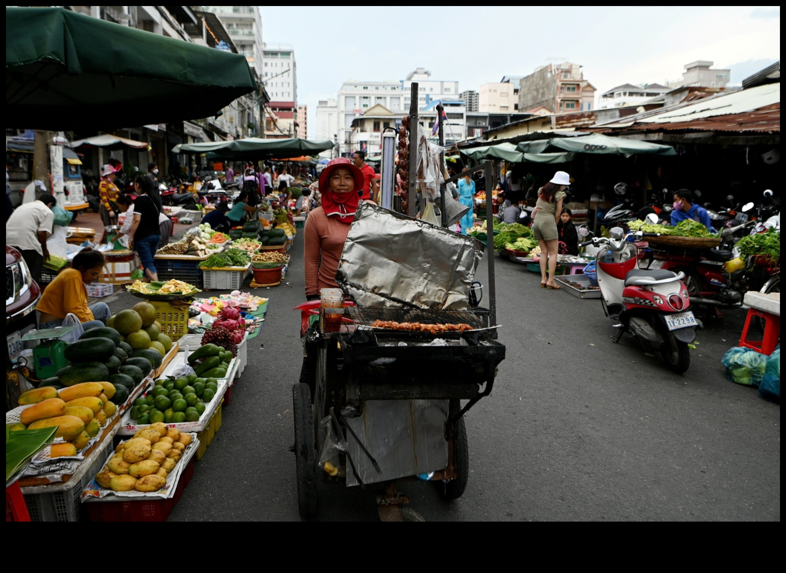 الشوارع على قيد الحياة: الديناميكيات الحضرية في مناظر الشوارع