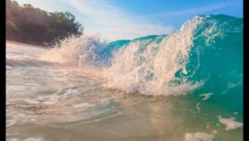 إيقاع الأمواج: كشف النقاب عن المناظر الساحلية والساحلية